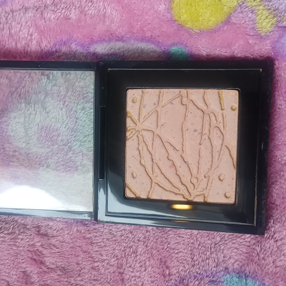 MAC In The Abstract Highlighter - Picture 6 of 7
